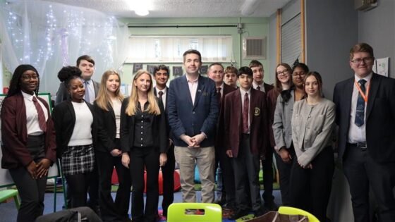 Telford MP Meets Students to Continue the Conversation on Growing Up in the Online World