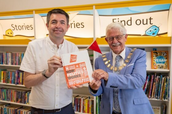Telford’s MP Visits New Oakengates Library